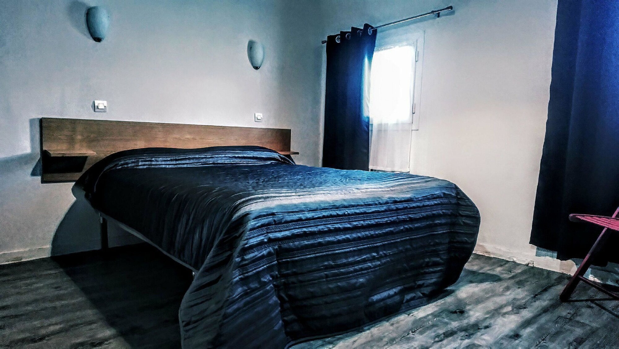 ROOM, SINGLE, DOUBLE BED