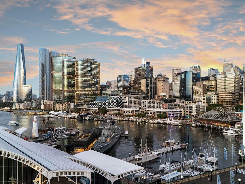 IBIS SYDNEY DARLING HARBOUR 67/68