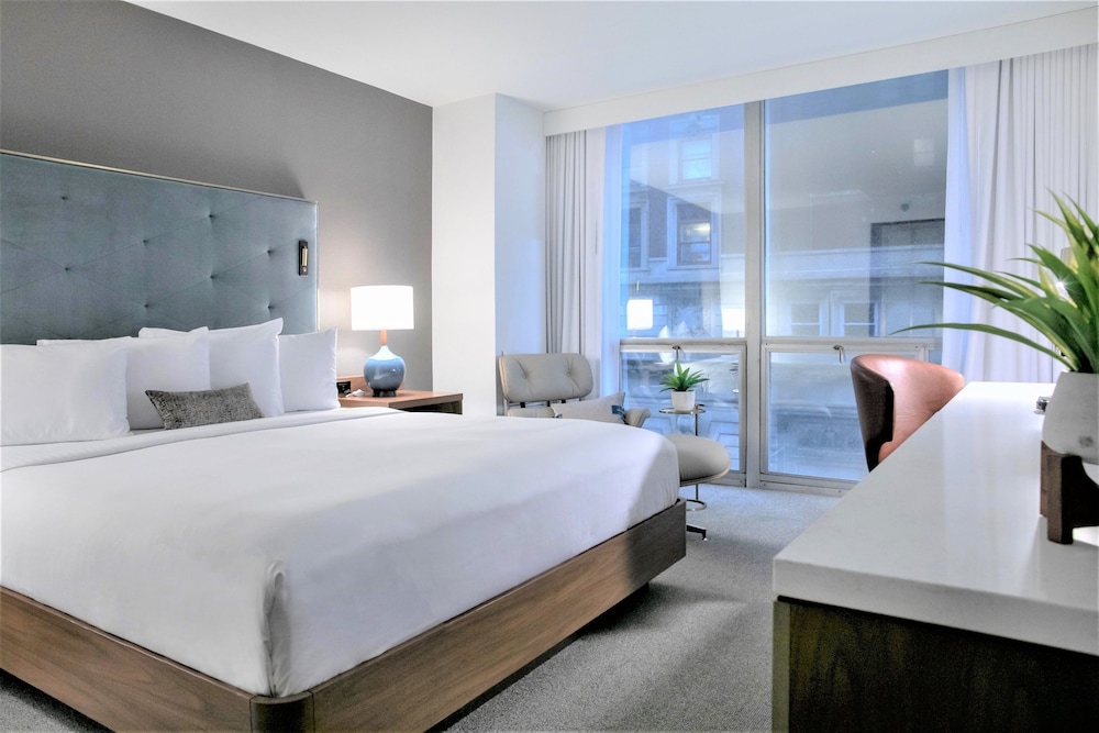 Le Meridien Essex Chicago 16/50