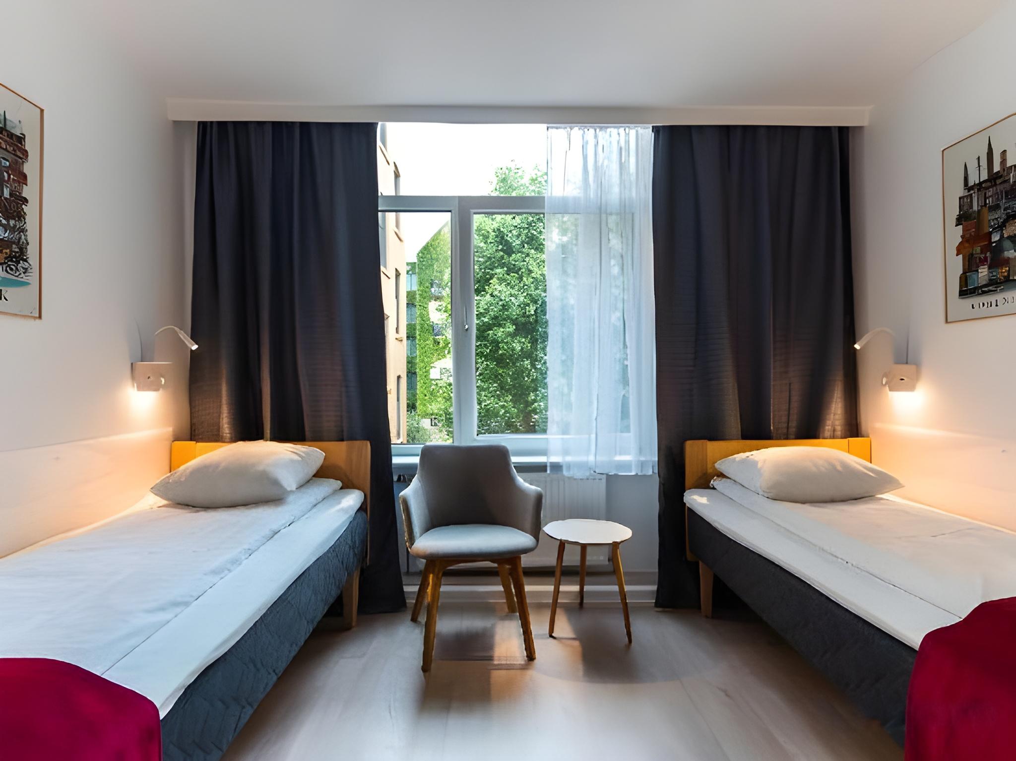 Room, Double or Twin Bed