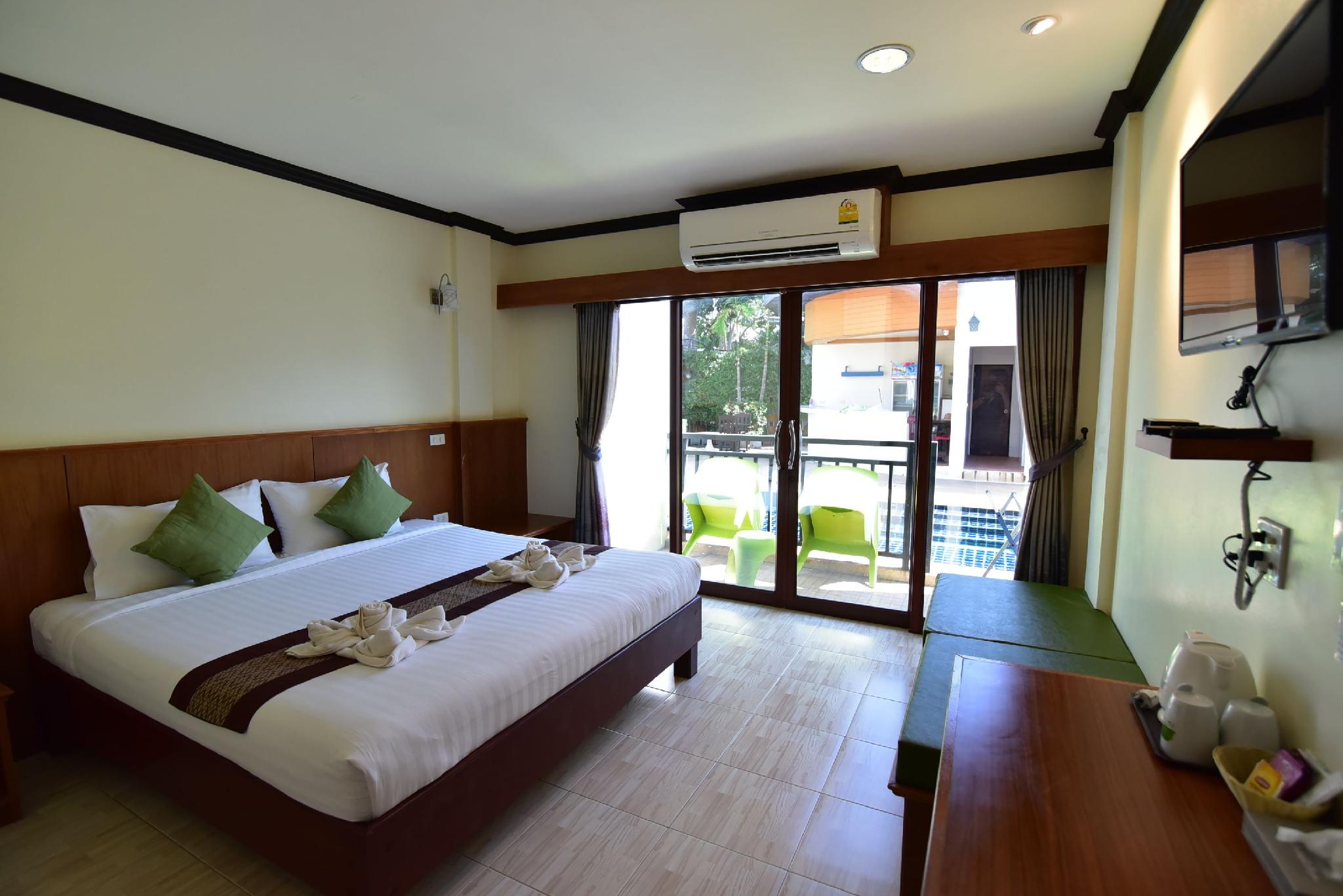 Room, Pool Access