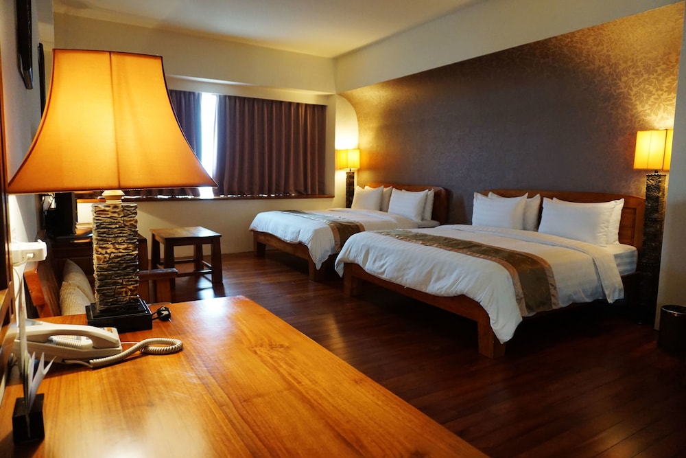 Yentai Hotel 13/41
