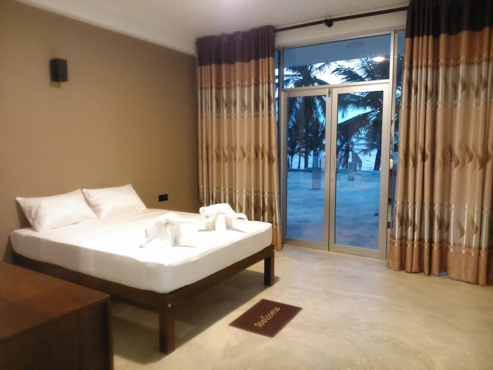 Saara Beach Hotel 17/50