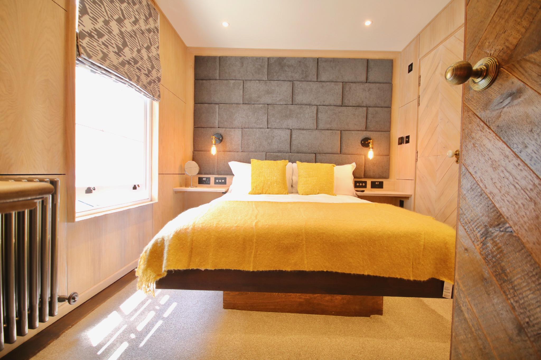 Room 2, Double Bed