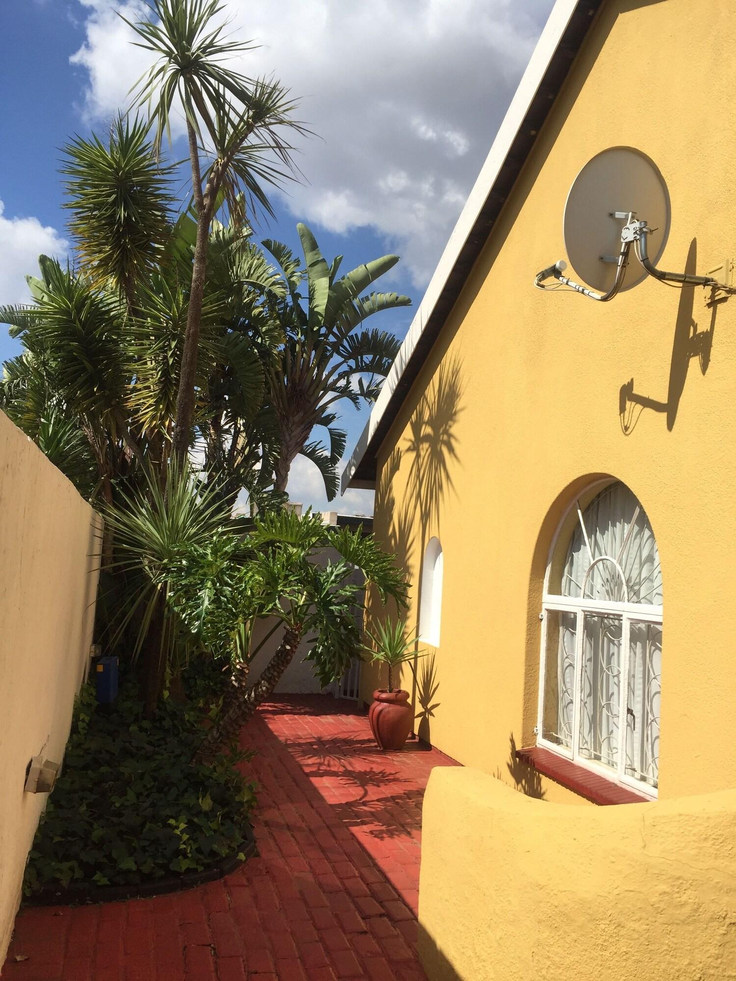 Dithakong Bed & Breakfast 12/17