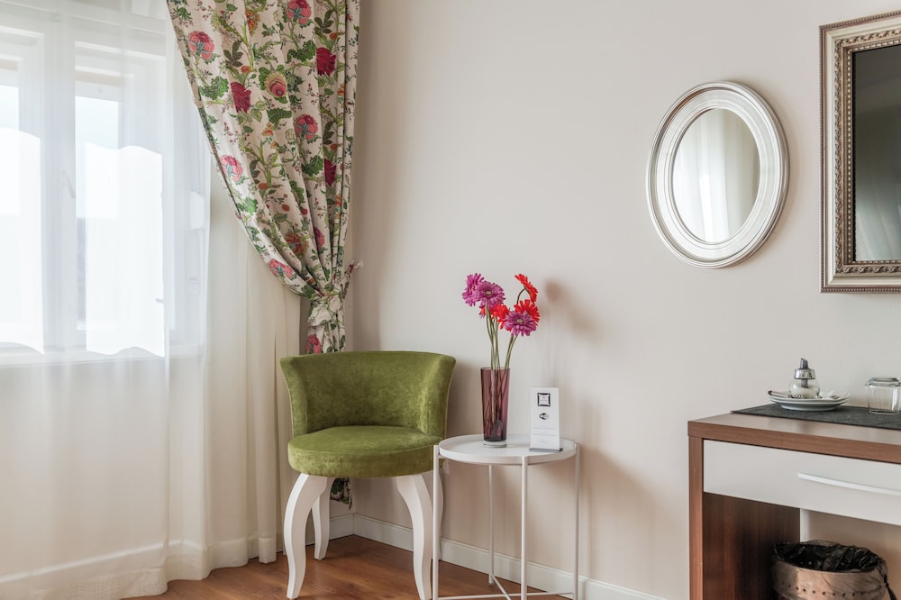Bastion Luxury Rooms 2/25