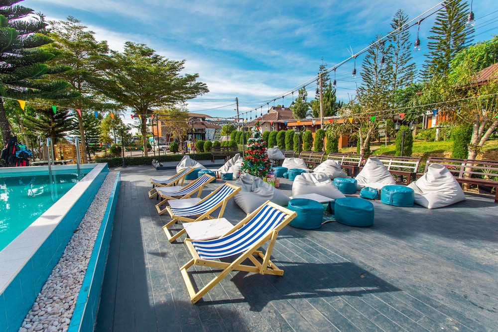 Mossview Resort 62/72