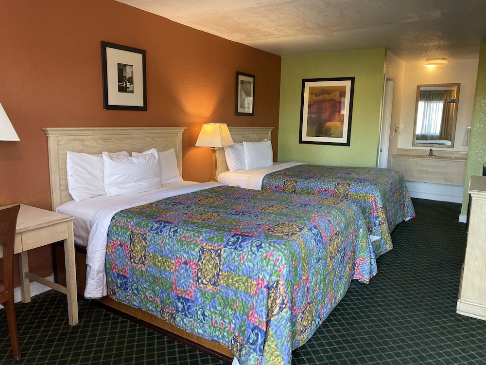 Fireside Inn Santa Cruz 19/63