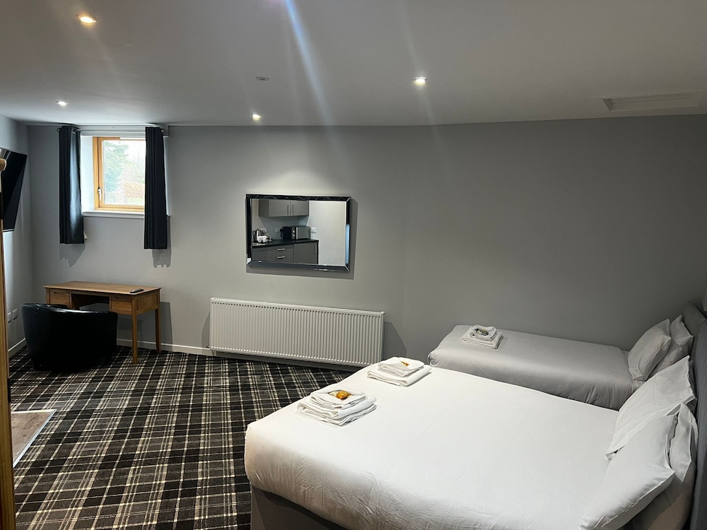 Crown Court Hotel & Bar 10/50