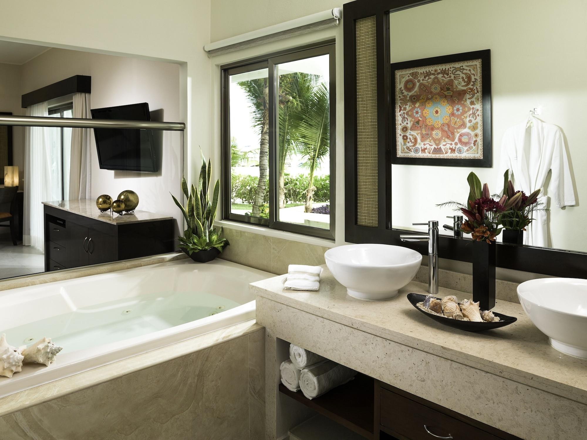 Honeymoon, Villa, Beach Front