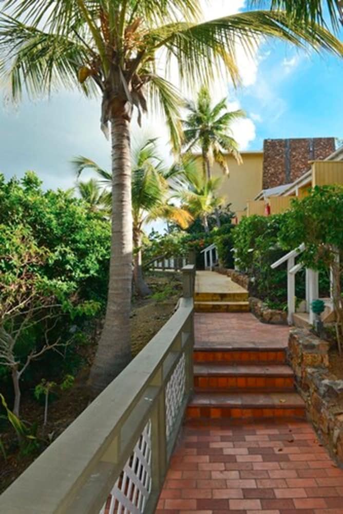 Lindbergh Bay Hotel And Villas 64/68