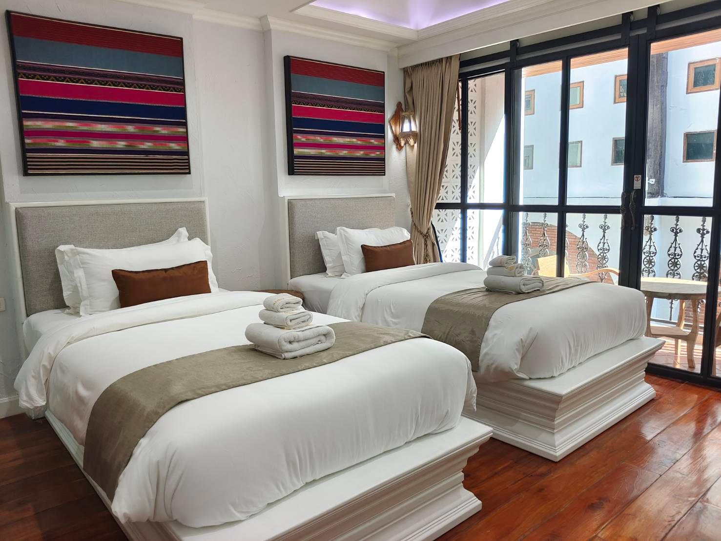 Superior, Twin Beds