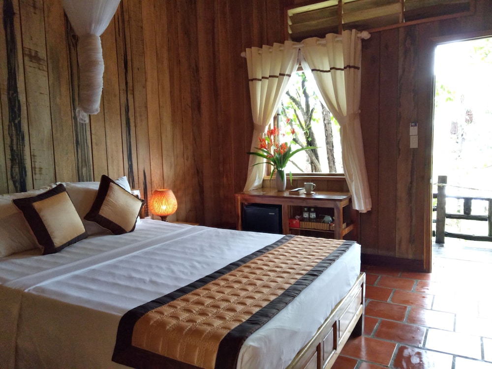 Ancarine Beach Resort 30/72