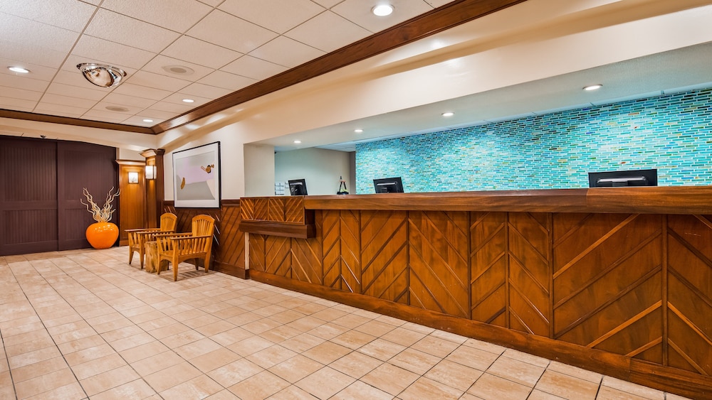 Airport Honolulu Hotel, Trademark Collection by Wyndham 6/63