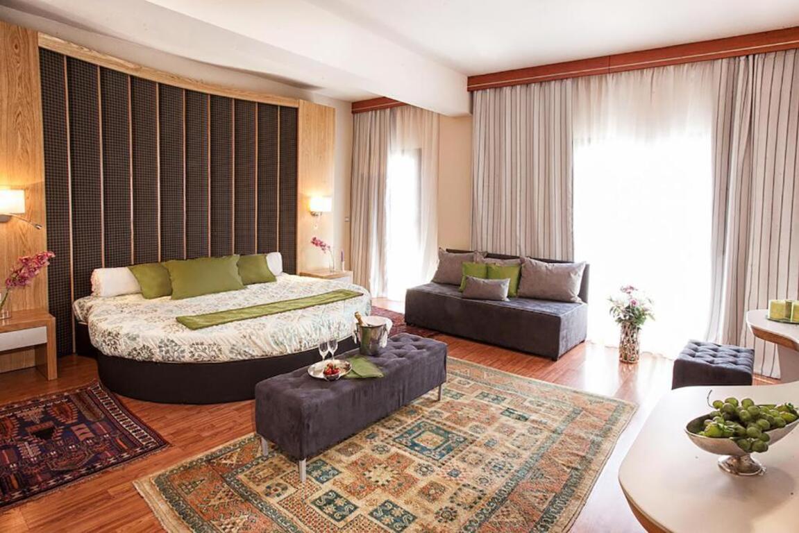 JUNIOR SUITE, CITY VIEW