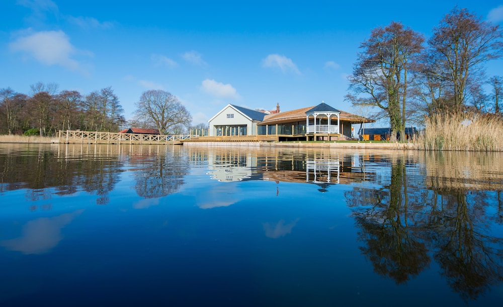 The Boathouse 40/50