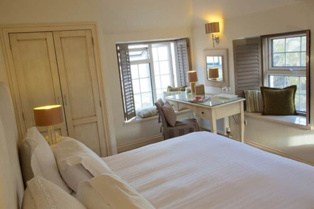 The Lugger Hotel 29/70