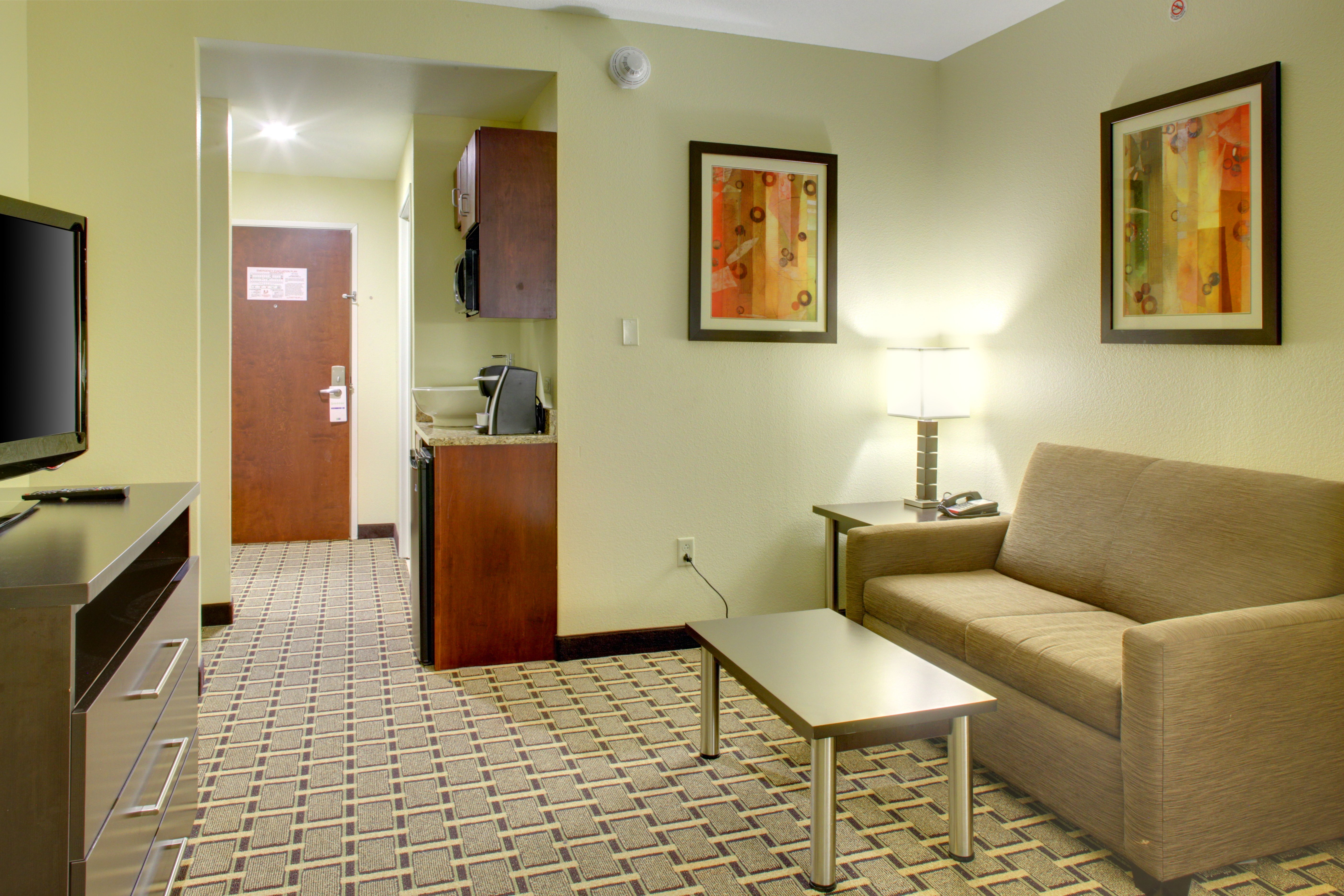 Holiday Inn Express Hotel & Suites Cross Lanes 57/75