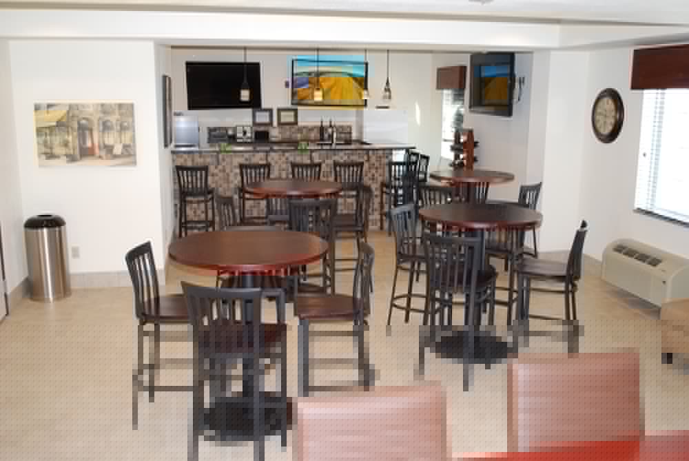 Landmark Suites 32/50