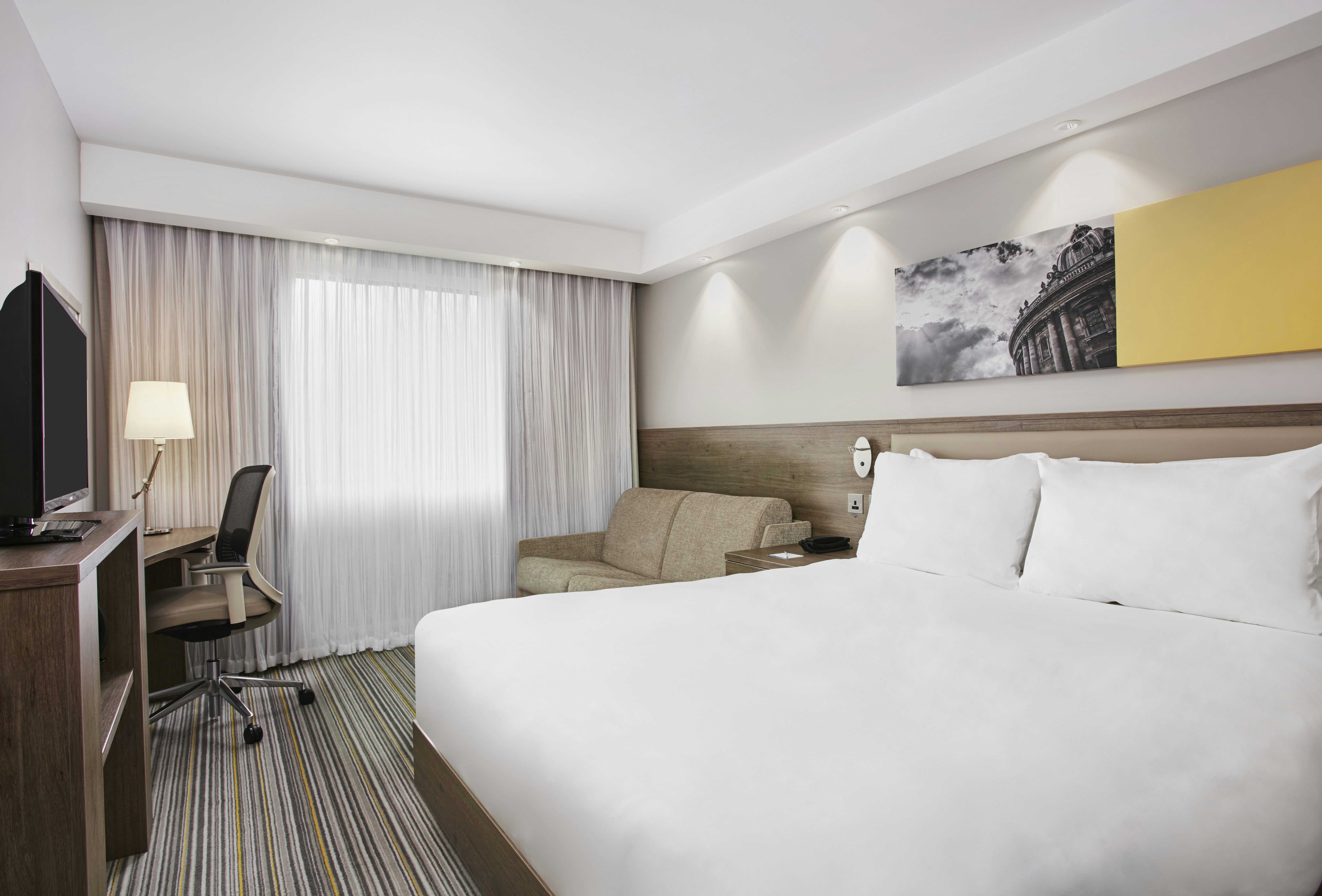 ROOM, QUEEN BED