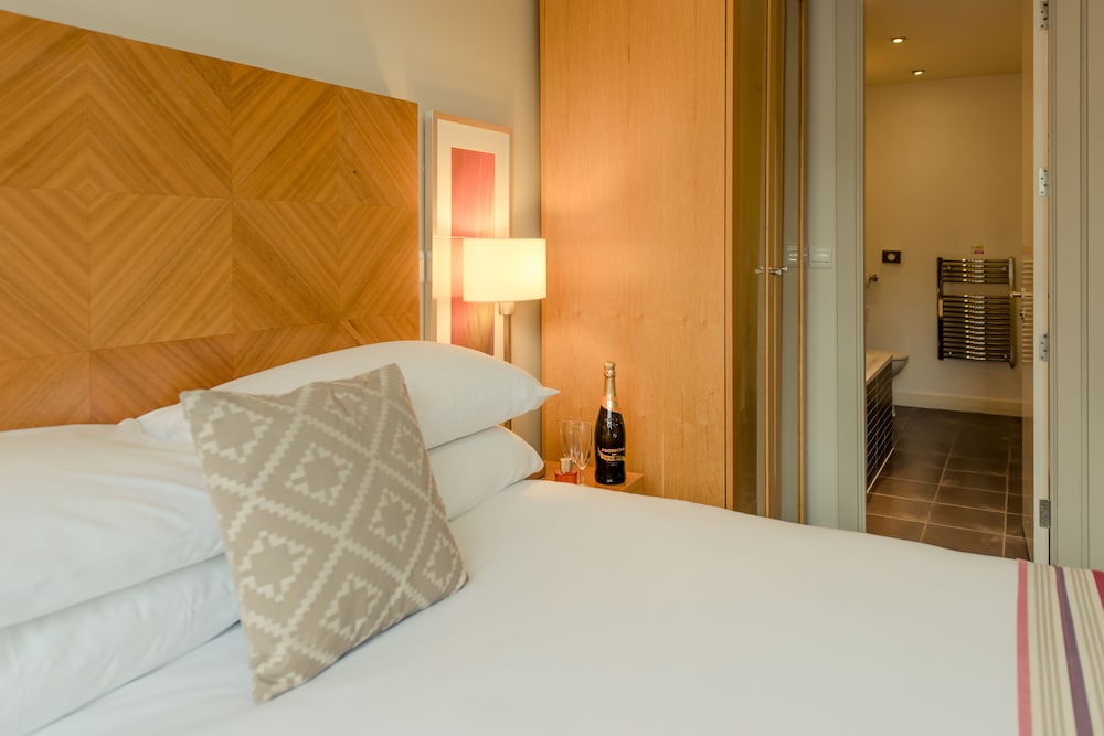 Premier Suites Liverpool 26/58
