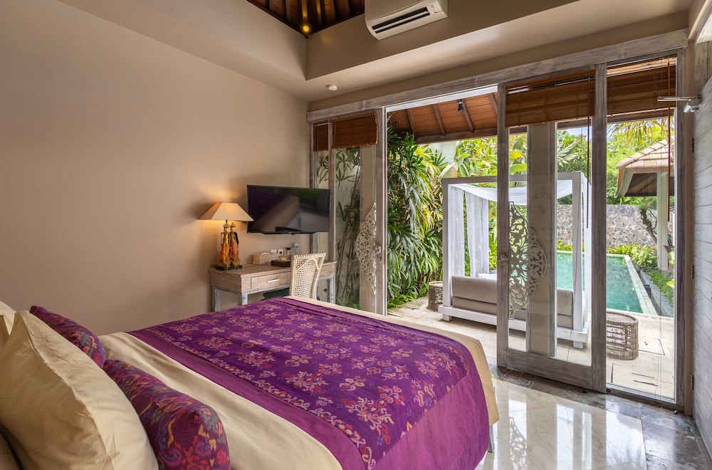 2 Bedrooms, Pool, Villa, King and Twin Beds