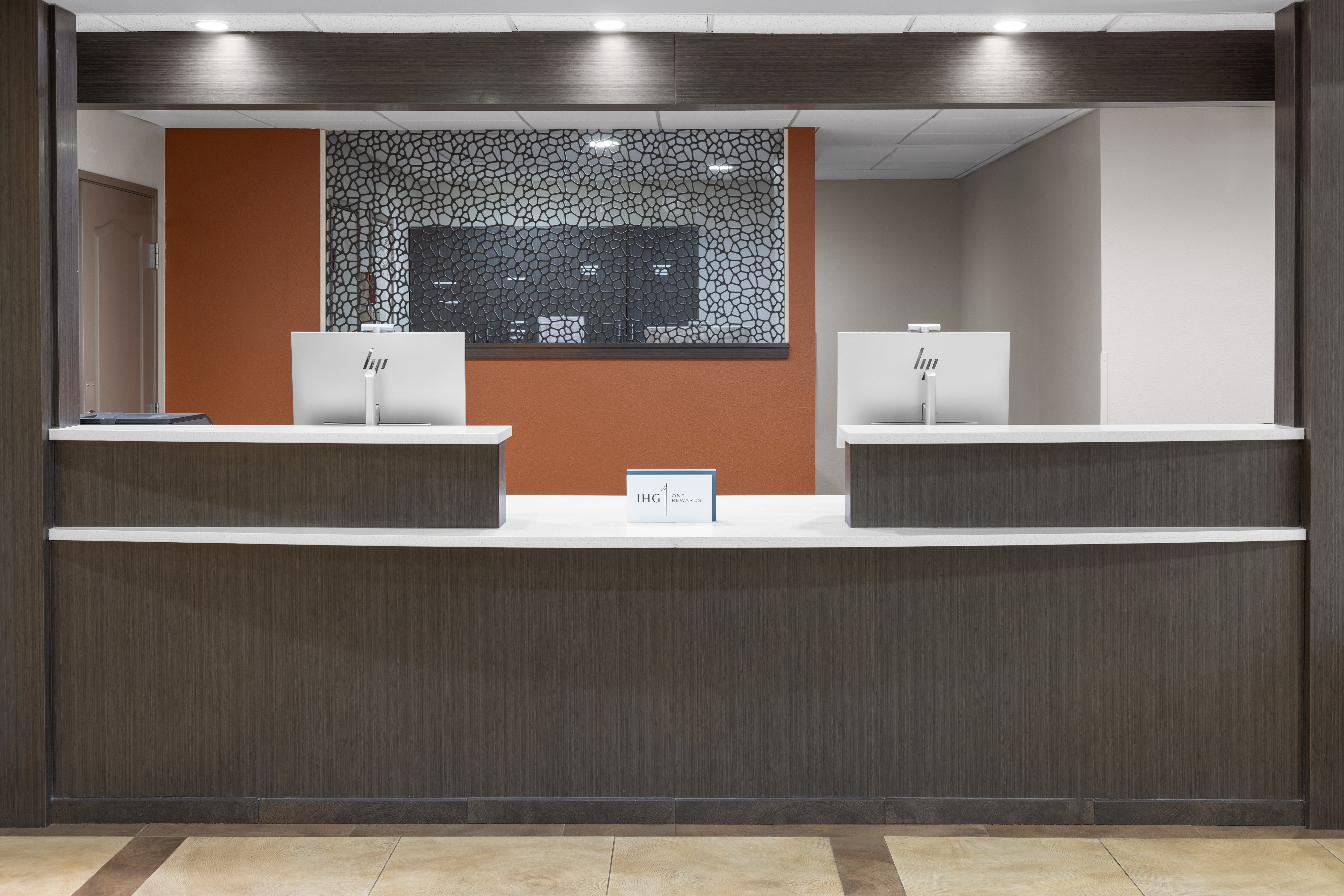 Candlewood Suites Oak Grove - Fort Campbell 11/65