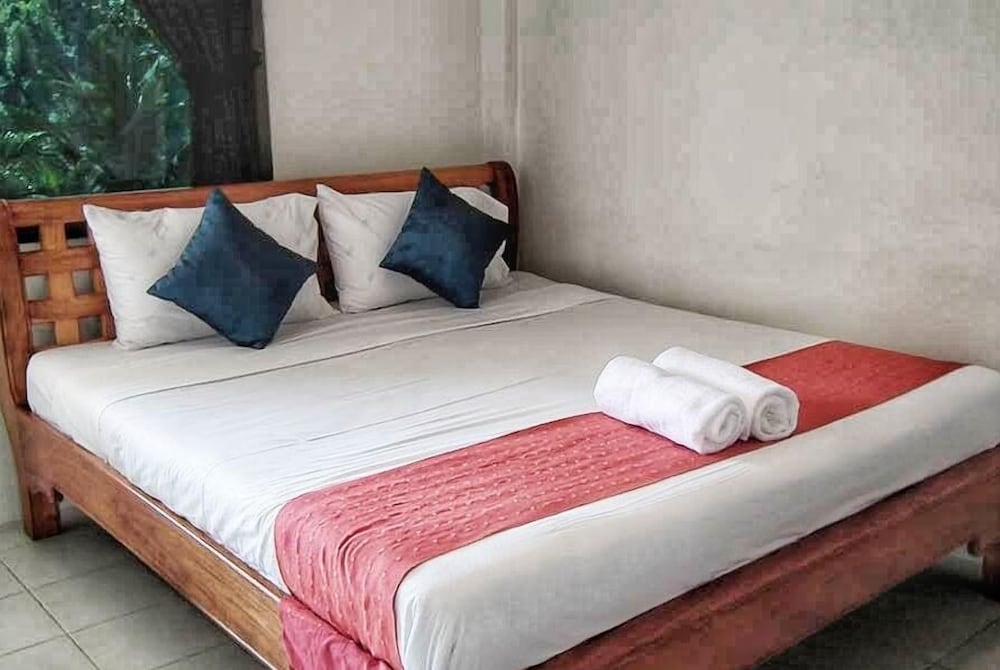 PECHMANEEKAN BEACH RESORT 27/71
