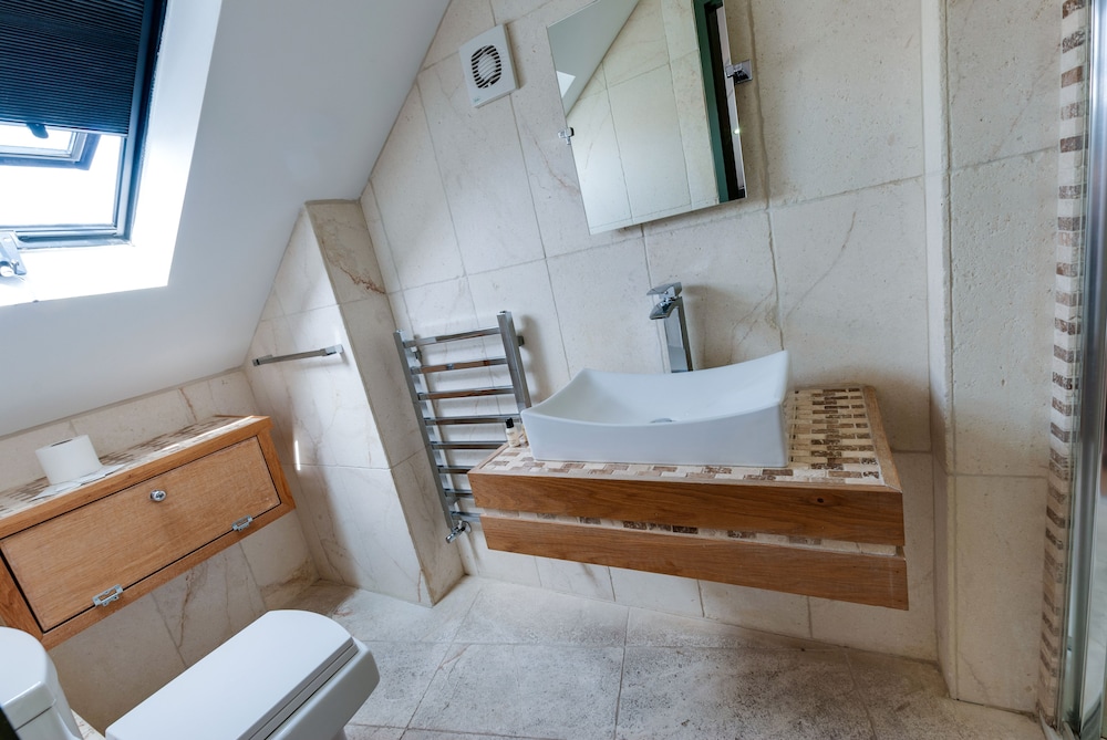 Base Serviced Apartments - Sir Thomas Street 55/57