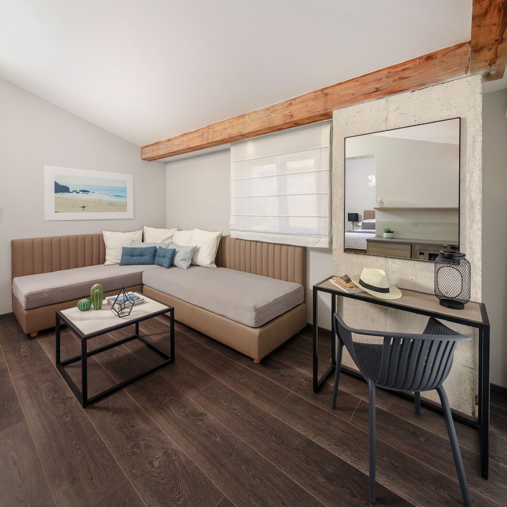 Gava Waterman Milna Resort 55/74