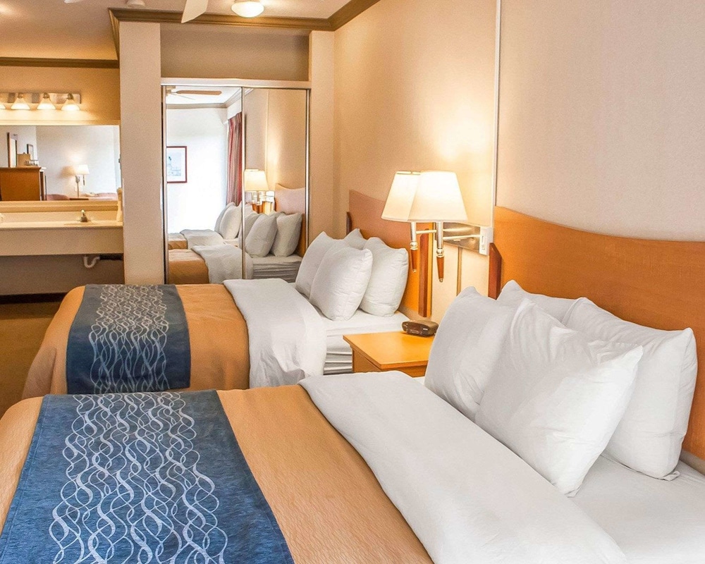 Comfort Inn and Suites Ocean Shores 17/34