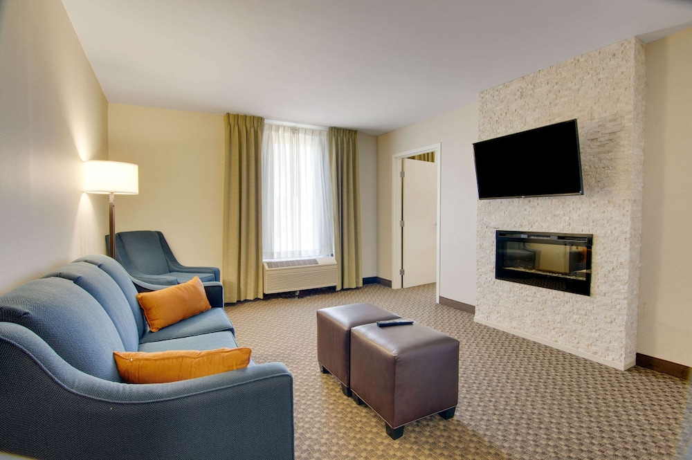 Comfort Inn Airport Roanoke VA 32/53