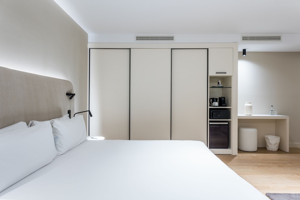 JUNIOR SUITE, STUDIO