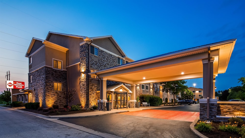 Best Western Plus North Joliet 4/32