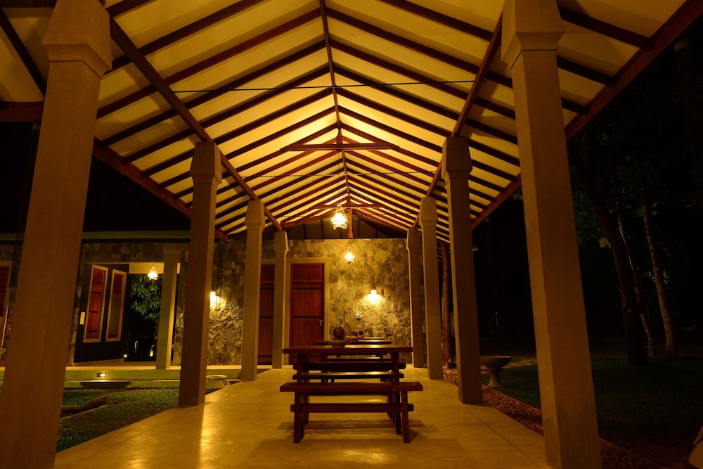 Nil Diya Mankada Safari Lodge 45/50