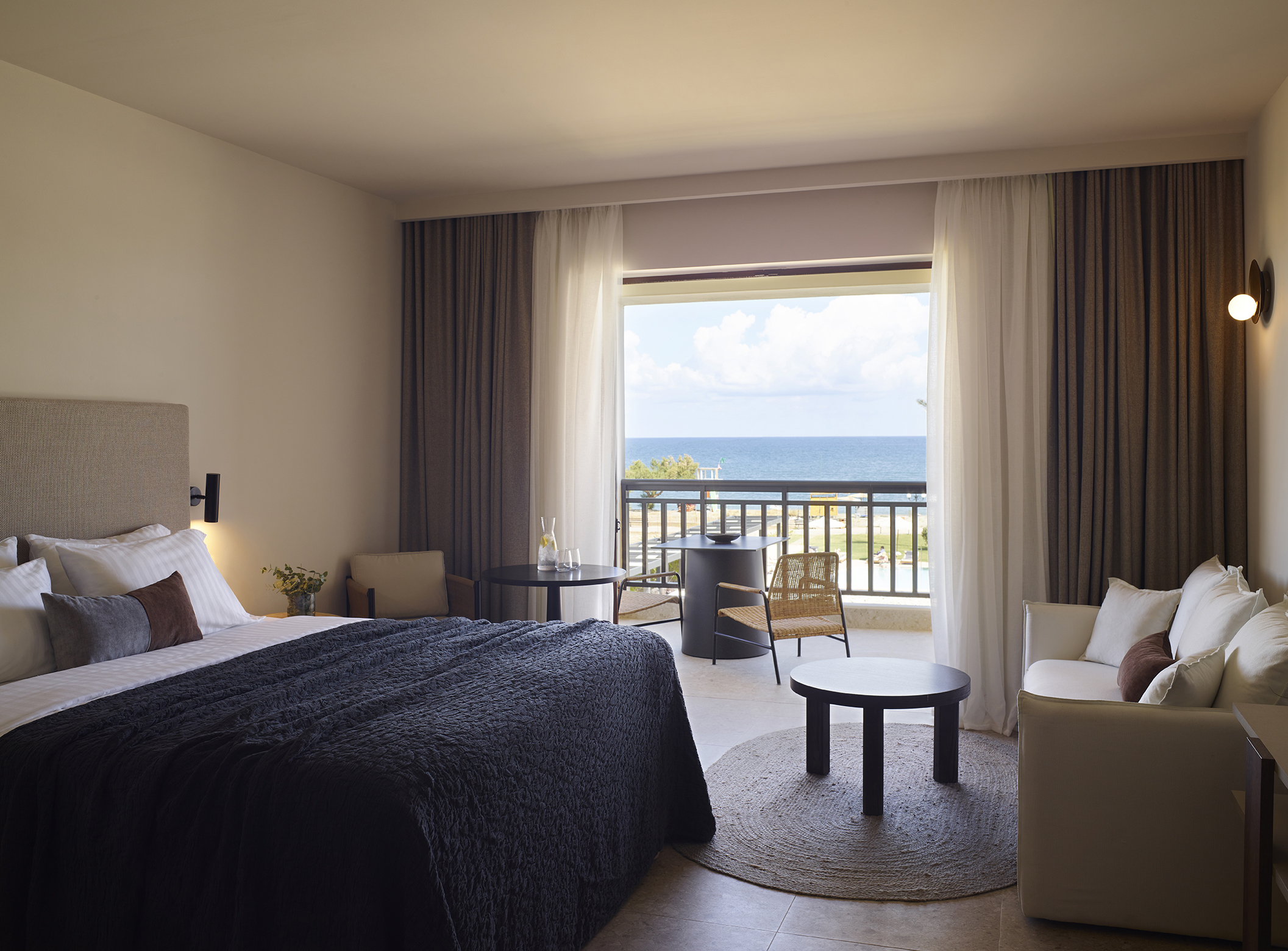 SUPERIOR, SEA VIEW