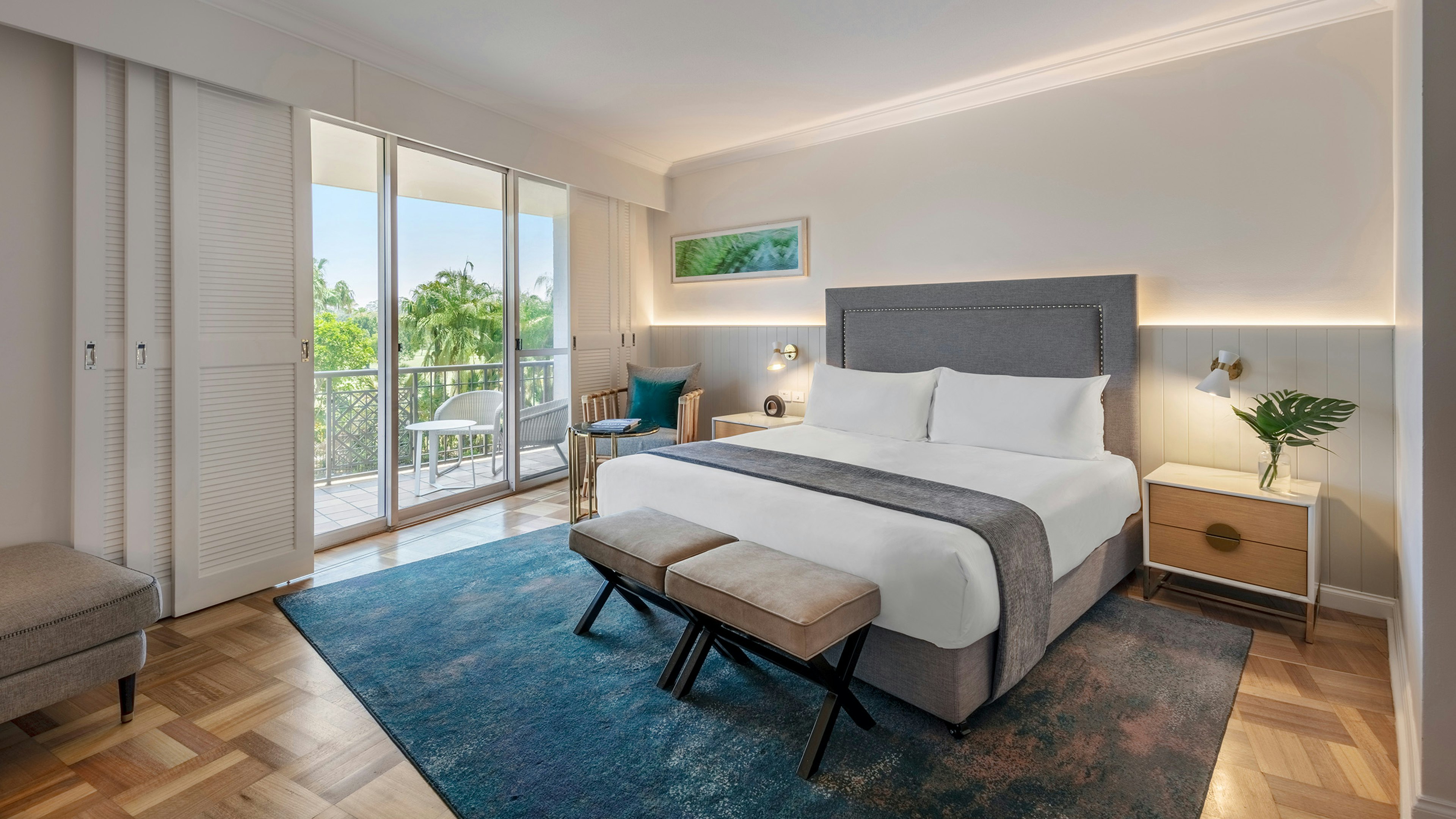 Lagoon, King Bed, Pool View
