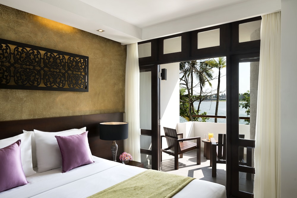 Deluxe, King Bed, Lagoon View