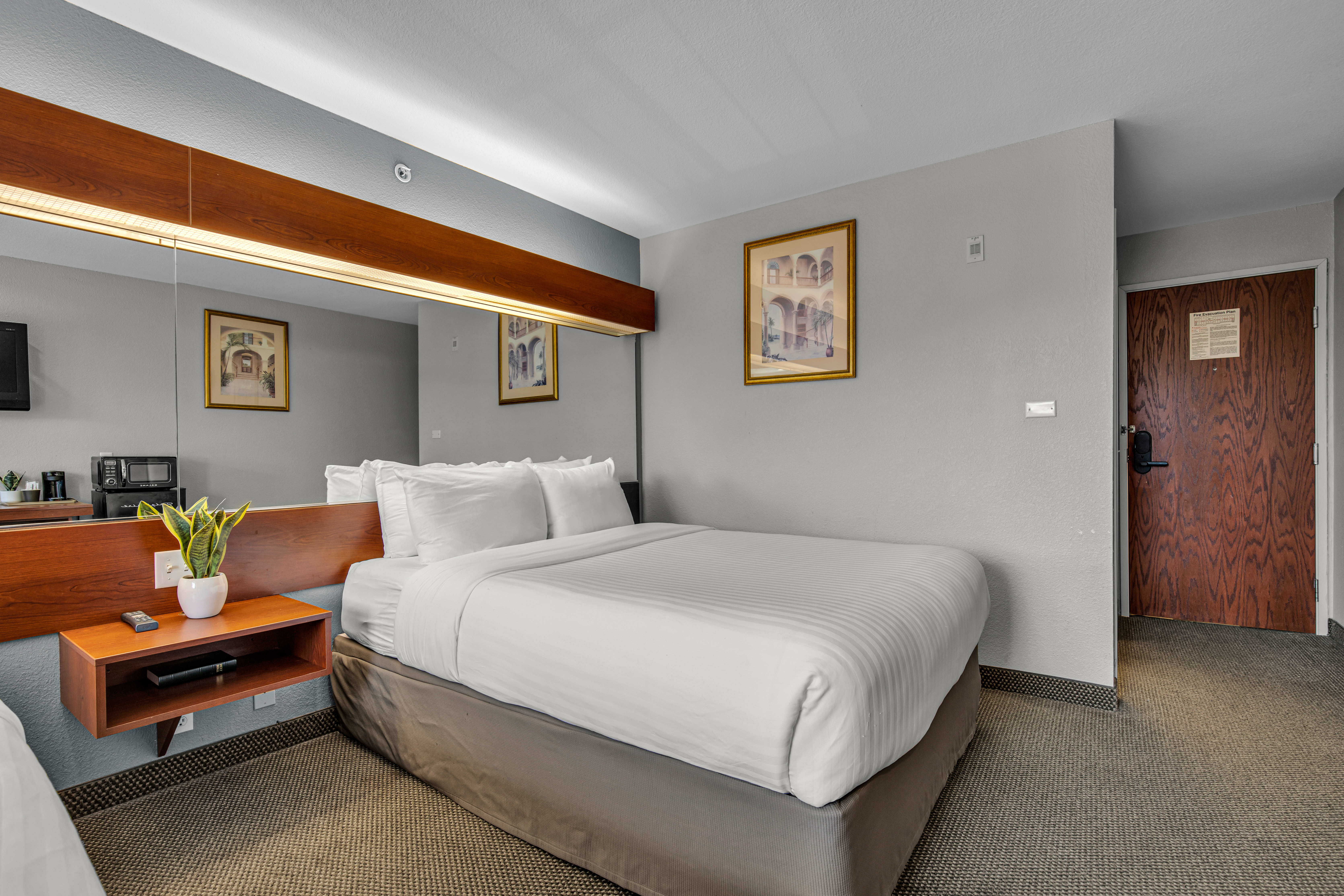 Room, 2 Queen Beds, The Block Hotel 3/9