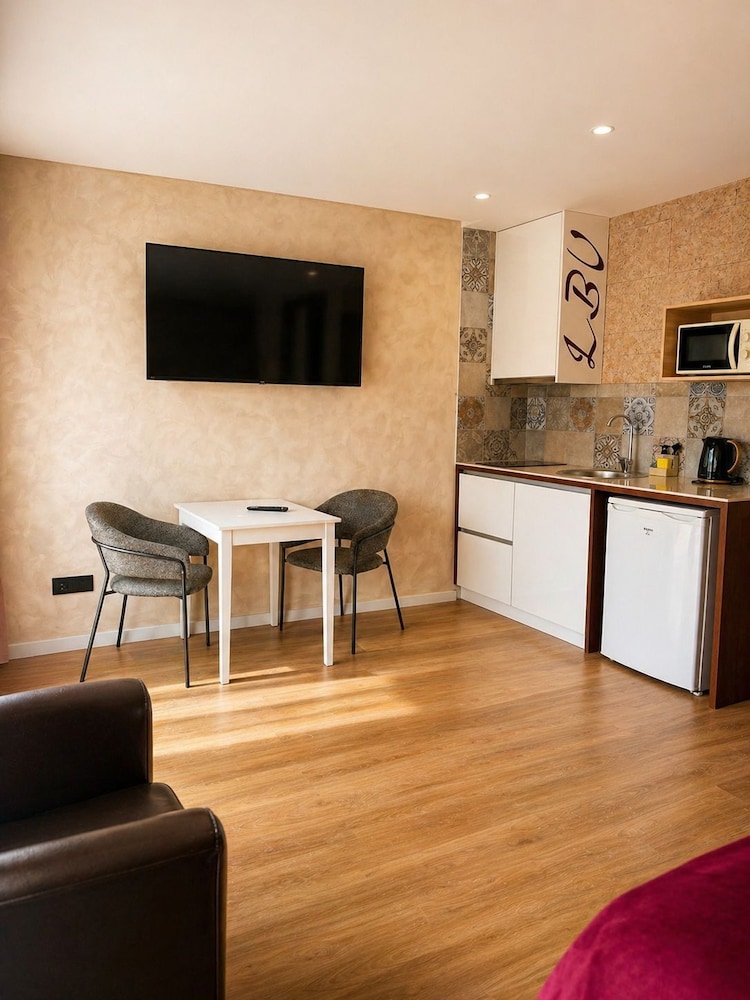 Lounge Inn 39/50