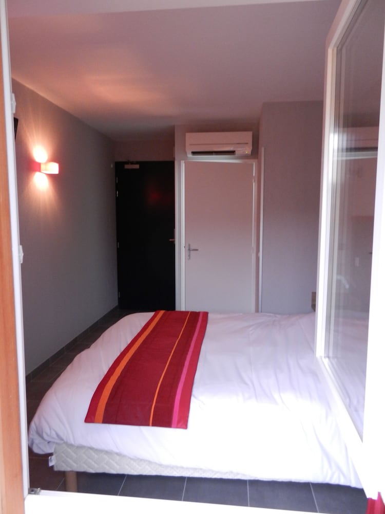 Albizia Hotel 8/31