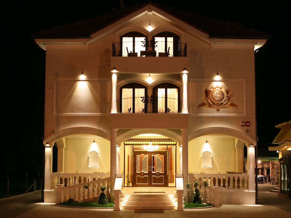 Vila Viktorija 1/40