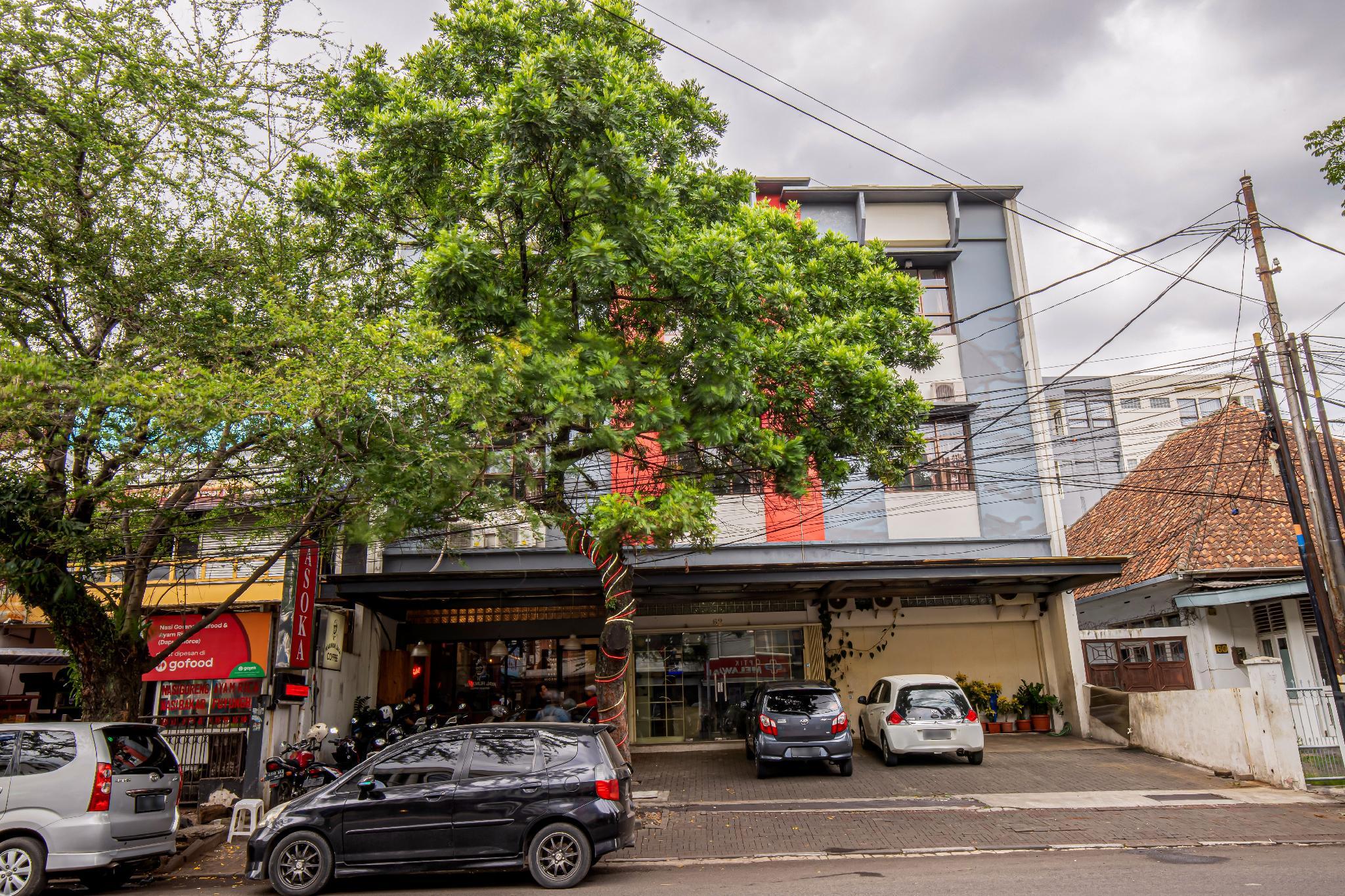 Asoka Hotel 44/48