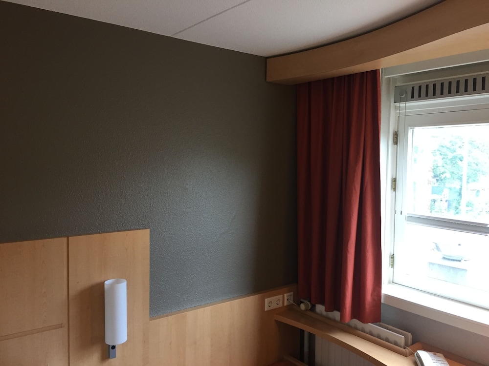 IBIS UTRECHT 61/61
