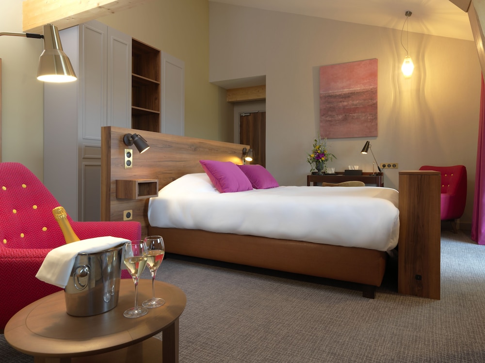جناح بسرير كوين
