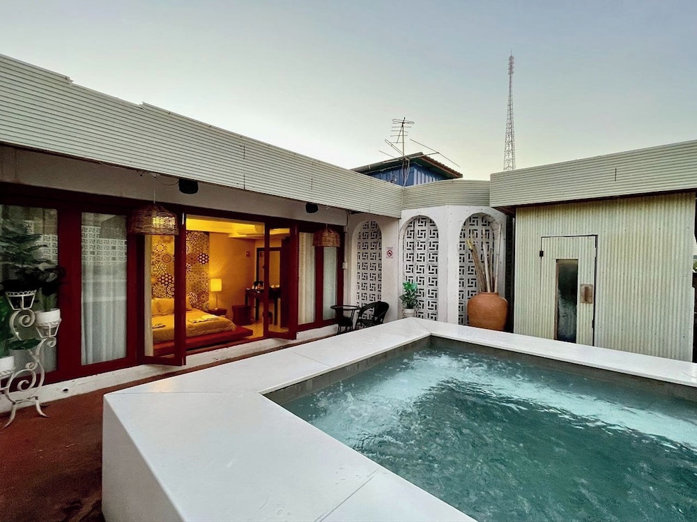 Blu Cabin Ari Stylish Gay Poshtel 47/73