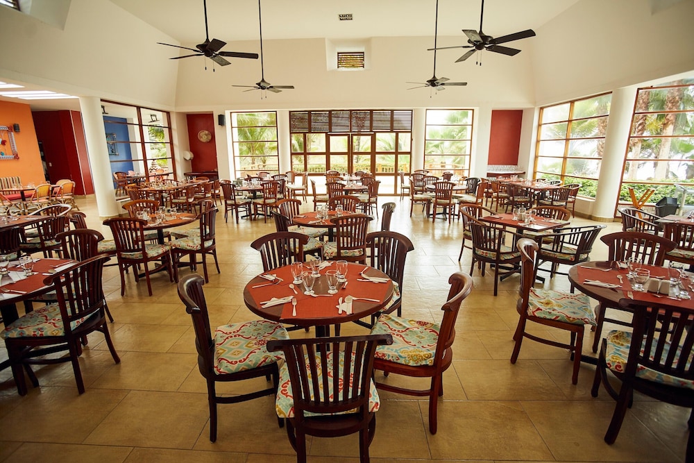 Royal Decameron Mompiche 31/48
