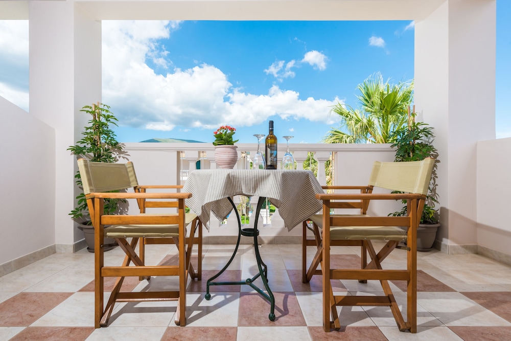 Ilios Hotel 37/47