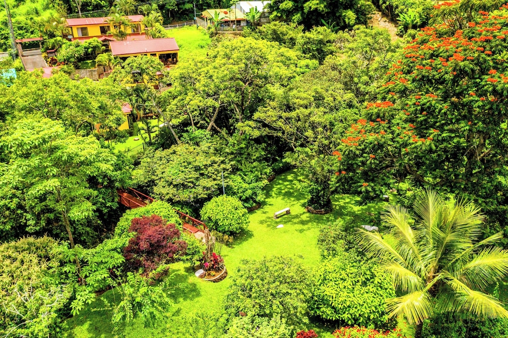 La Terraza Guest House 48/50
