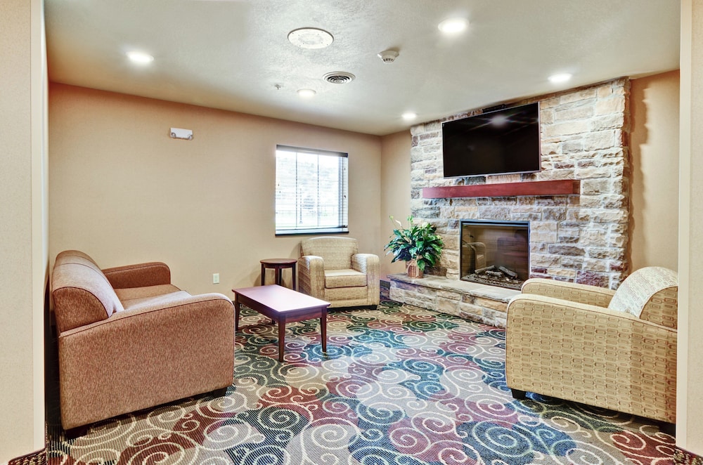 Cobblestone Inn & Suites - Ambridge 28/49